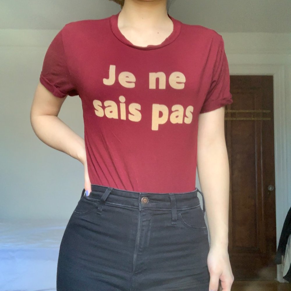 "Je ne sais pas" Burgundy T-Shirt